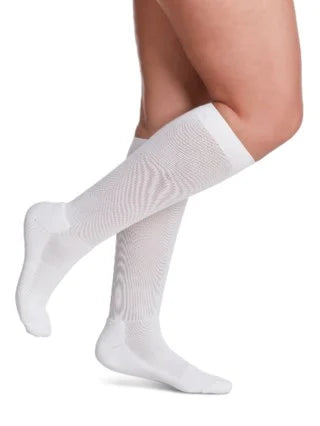 Sigvaris 360 Cushioned Cotton Compression Socks 20-30 mmHg Calf High for Men Closed Toe Color White