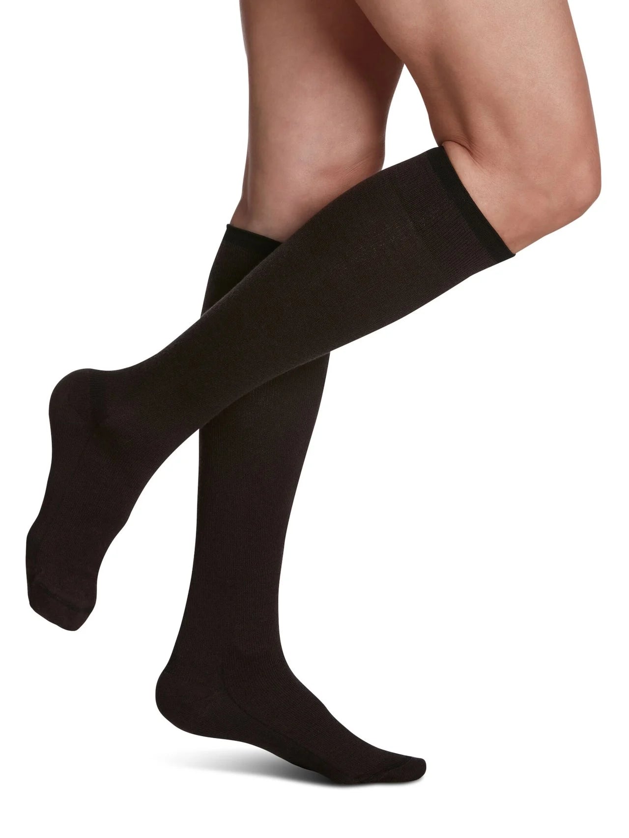 Sigvaris 240 Merino Wool Compression Socks 20-30 mmHg Calf High for Men Closed Toe Female Color Black