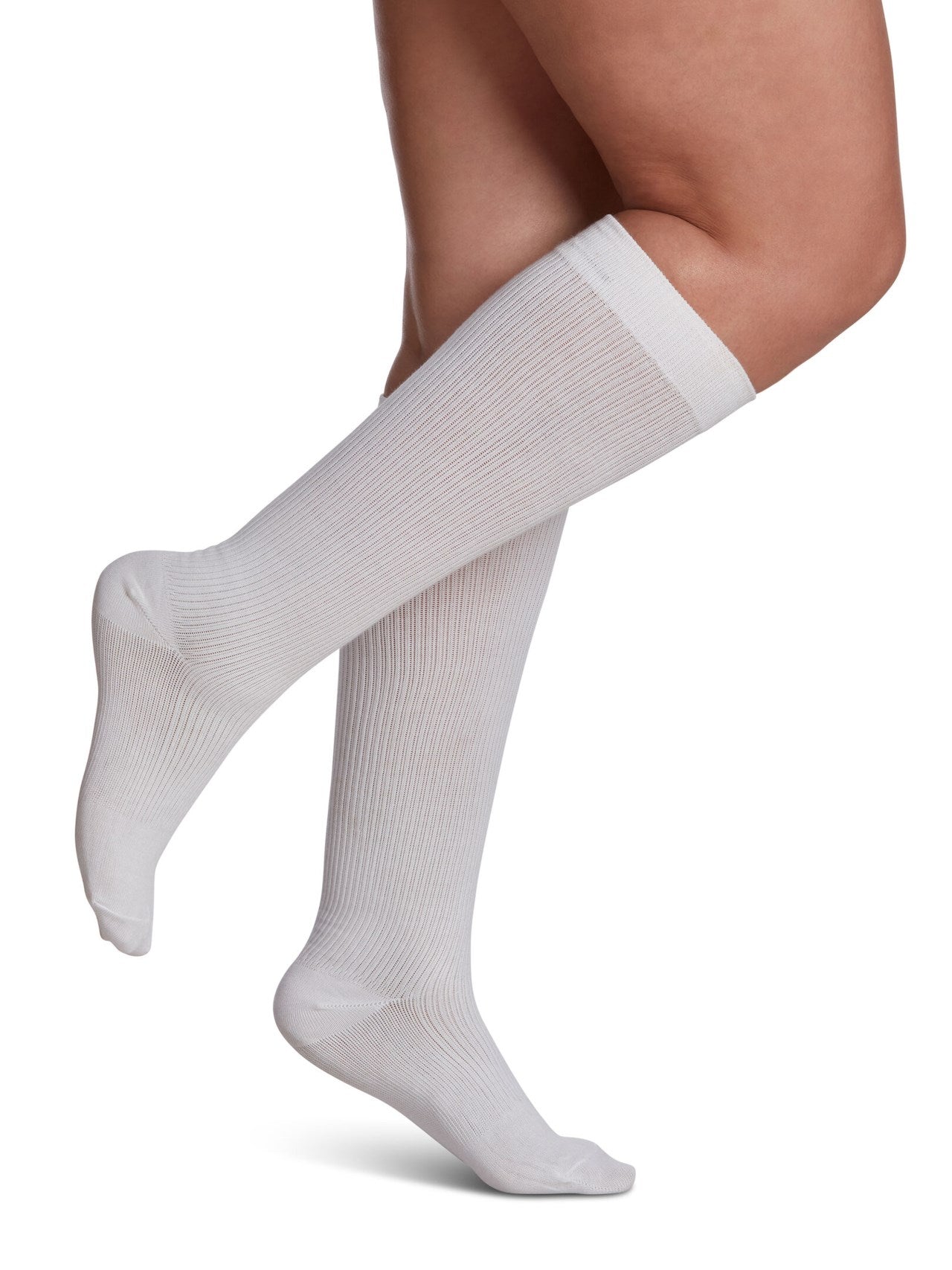 Sigvaris 140 Casual Cotton Compression Socks 15-20 mmHg Calf High For Women Closed Toe color white